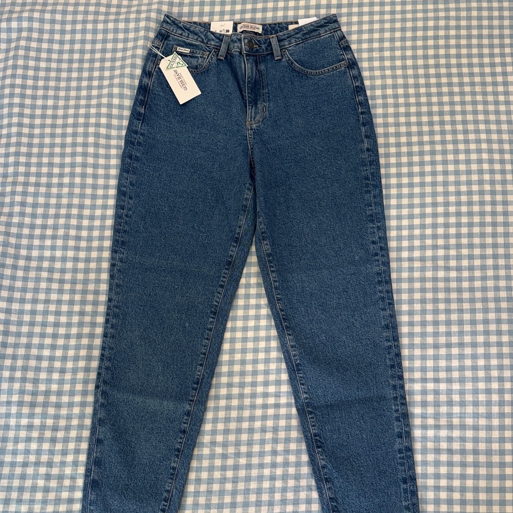 GUESS Jeans Airwash Mom Fit – New With Tags – W28 L31